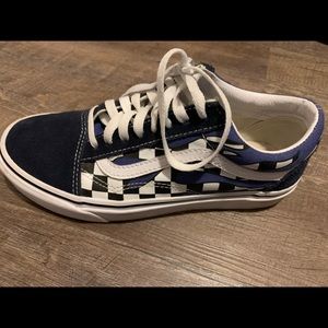 🚨SOLD 🚨blue old skool checkered flames vans